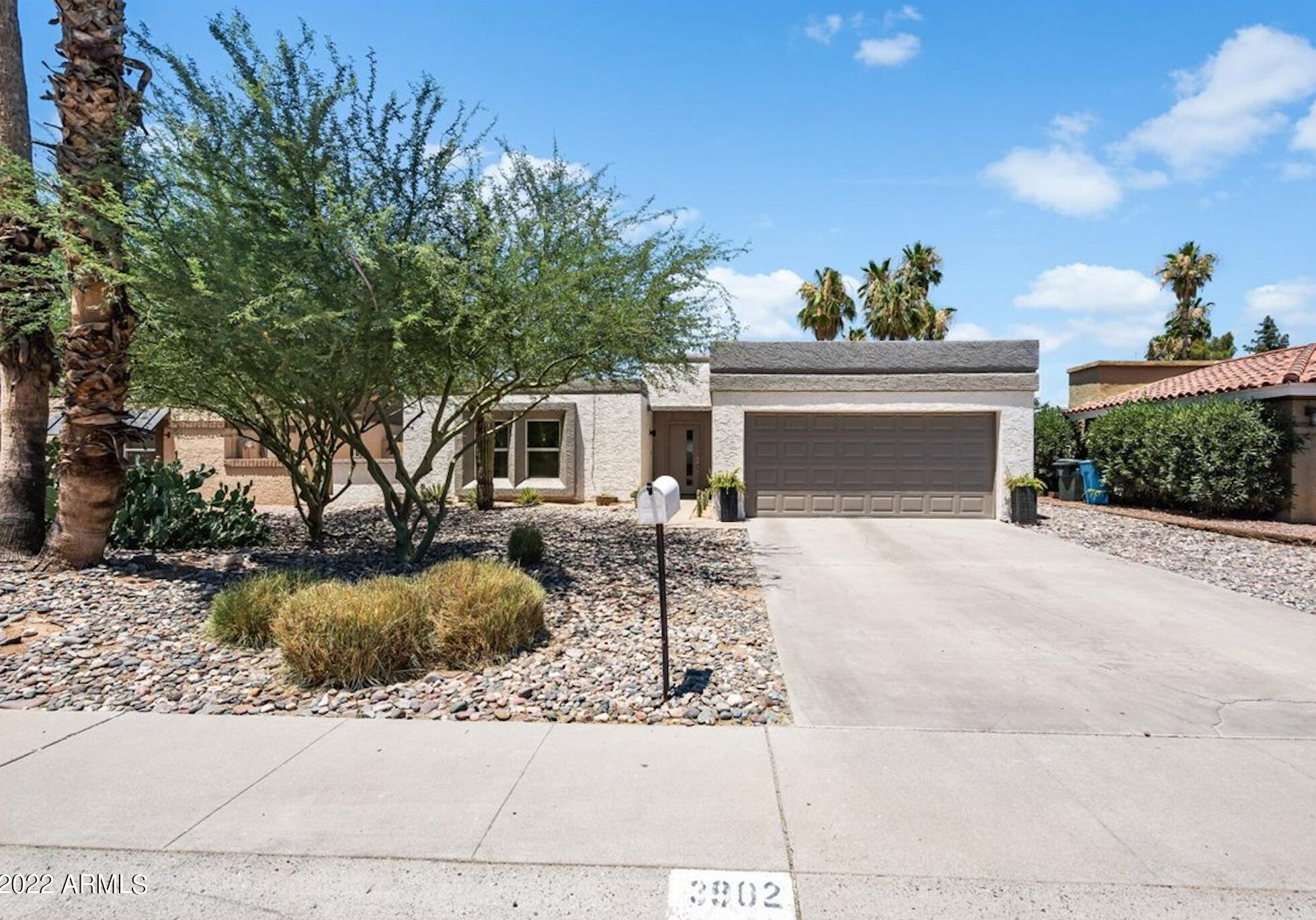 3902 Windrose Dr, Phoenix, AZ 85032-7354