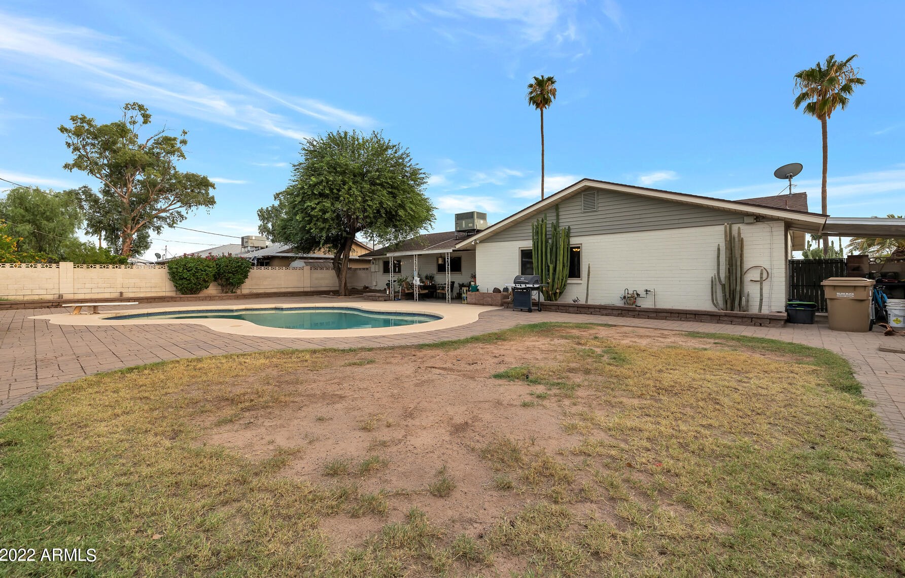 2414 Muriel Dr, Phoenix AZ 85053-6615 exterior