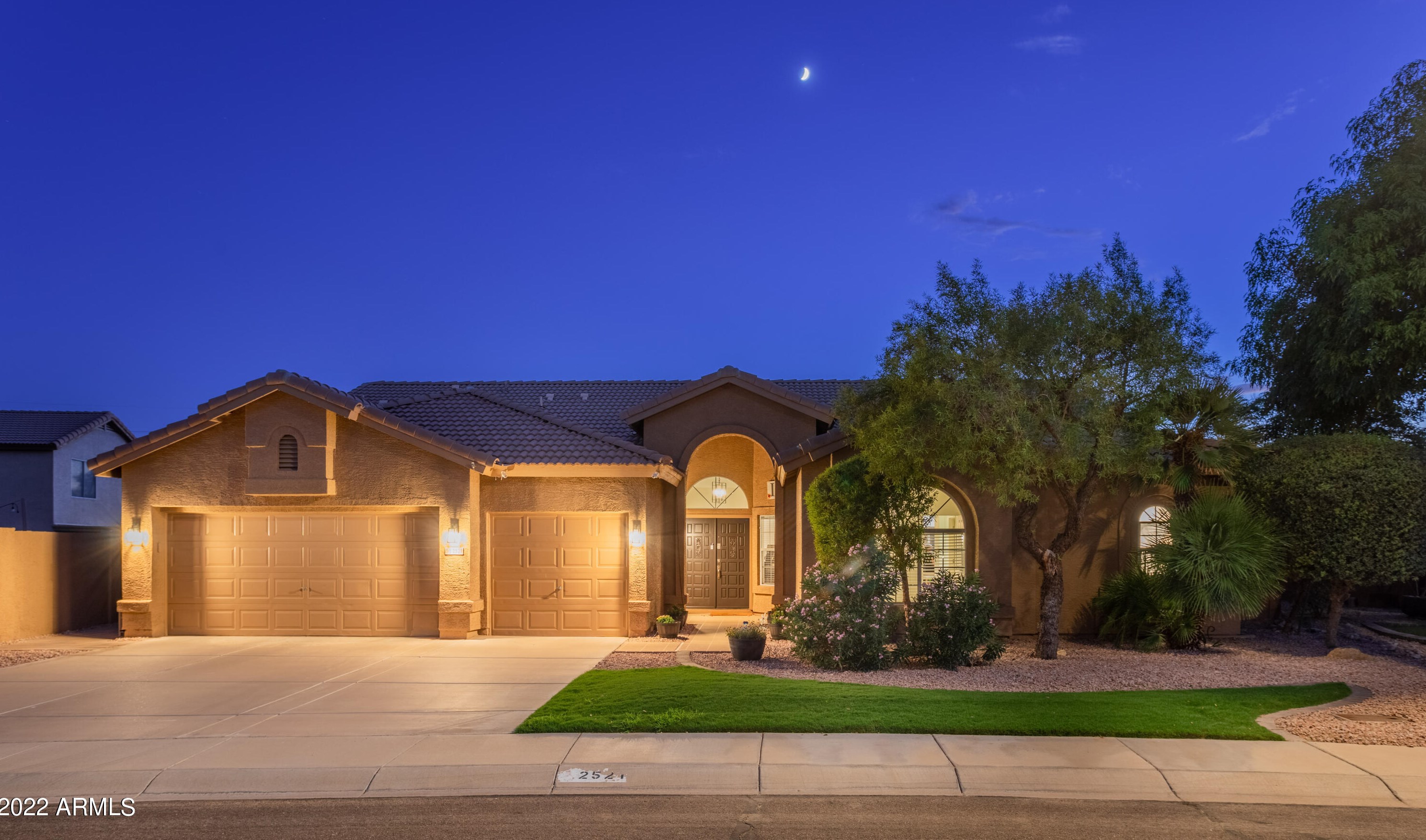 2521 Windsong Dr, Phoenix, AZ 85048-8200
