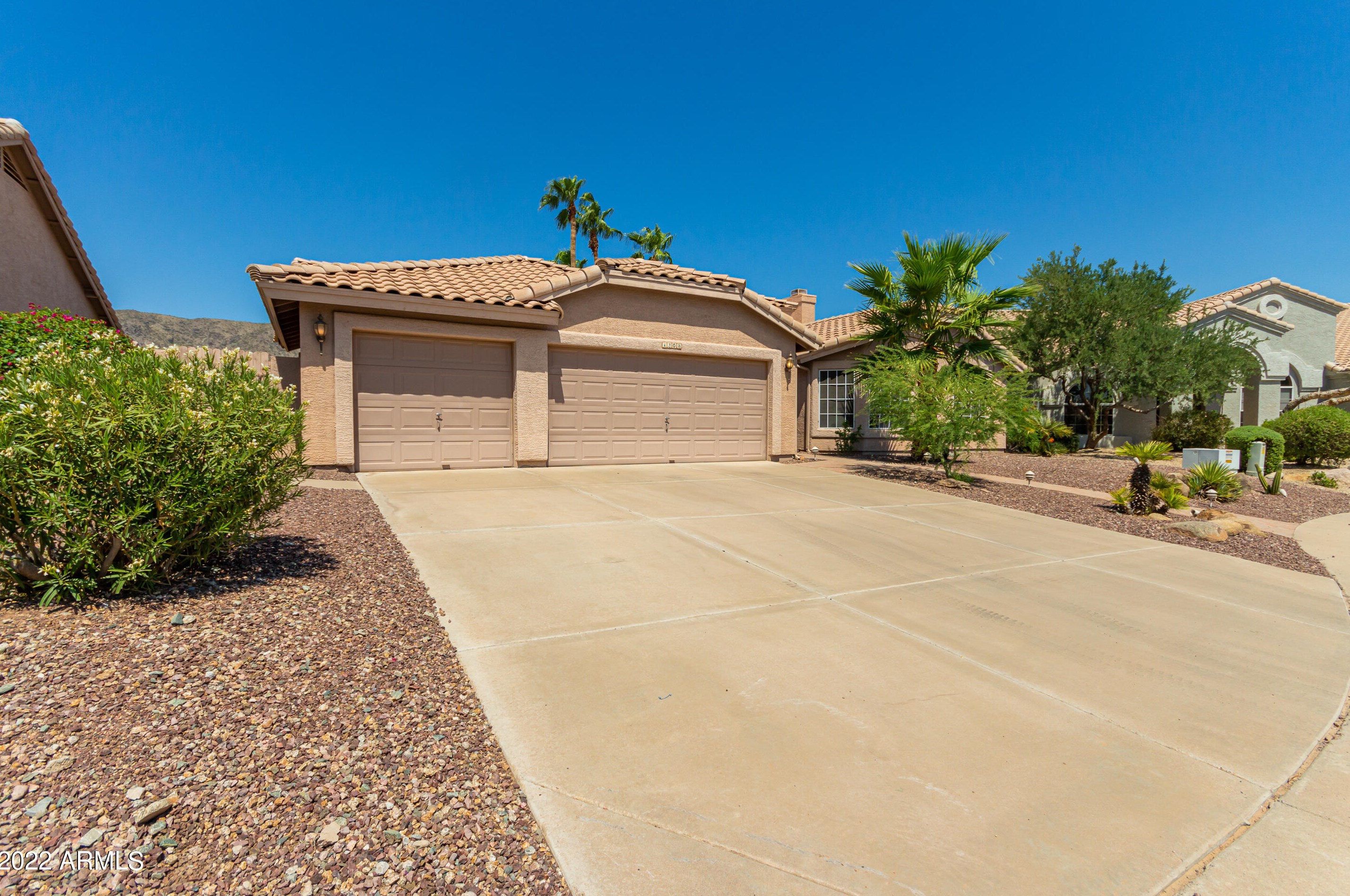 1308 Muirwood Dr, Phoenix, AZ 85045-0600