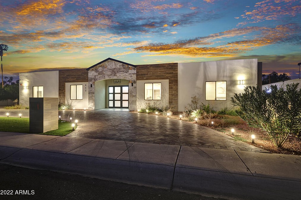 642 Linger Ln, Phoenix, AZ 85021-7264