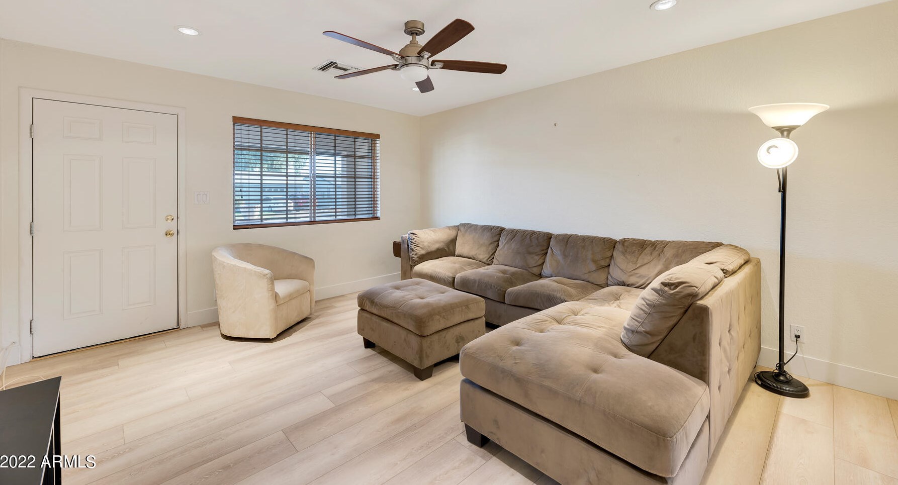 306 Wickieup Ln, Phoenix, AZ 85024-1632