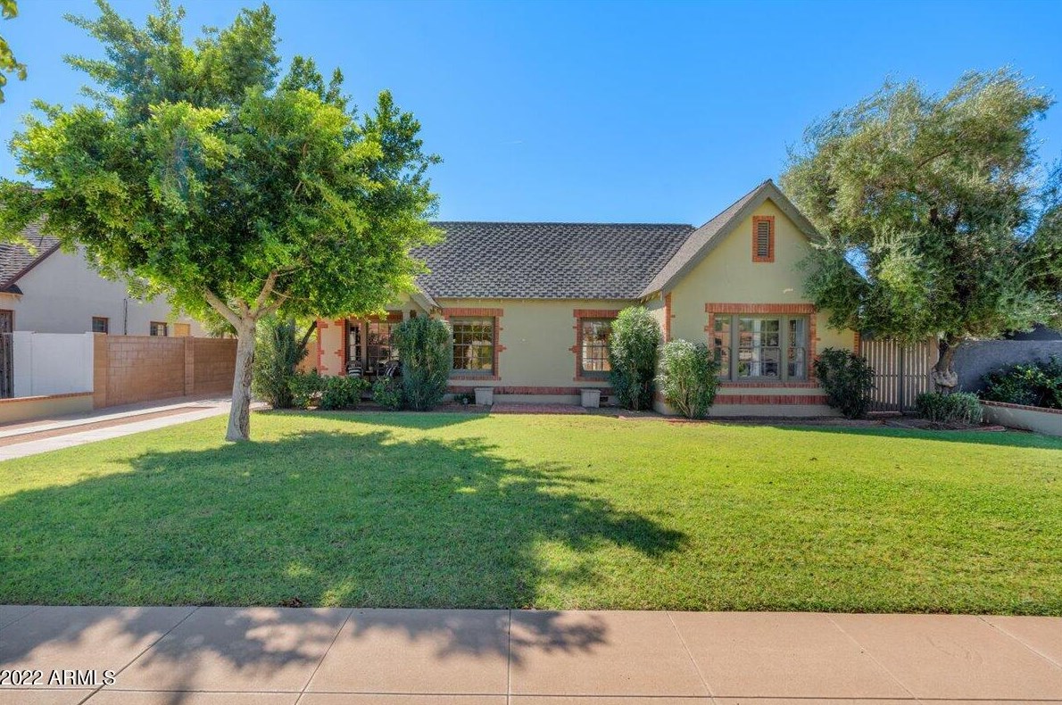 929 Willetta St, Phoenix, AZ 85006-2704