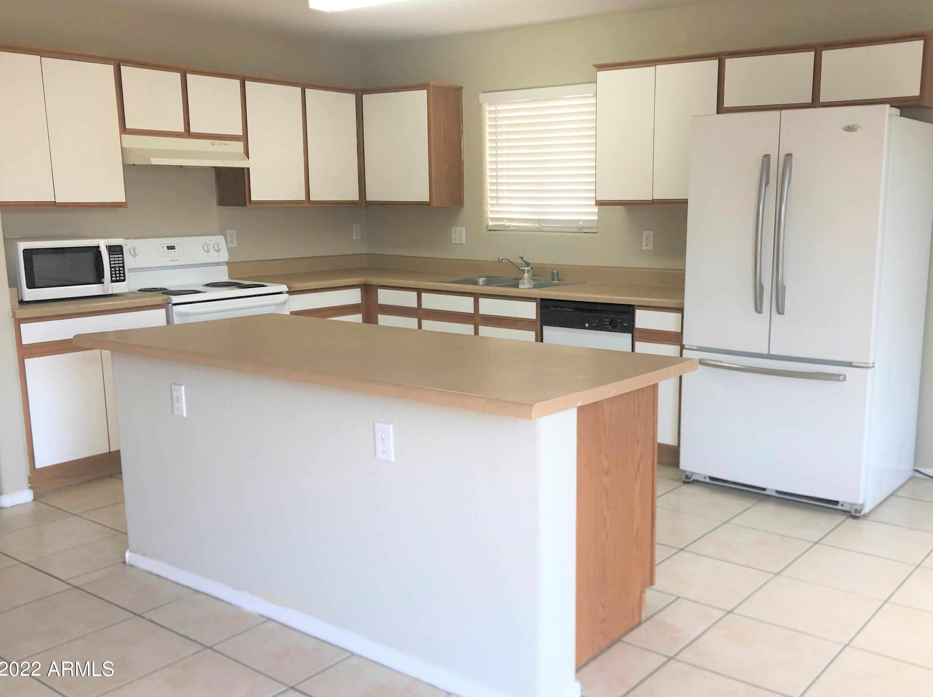 8324 W Catalina Dr, Phoenix, AZ 85037