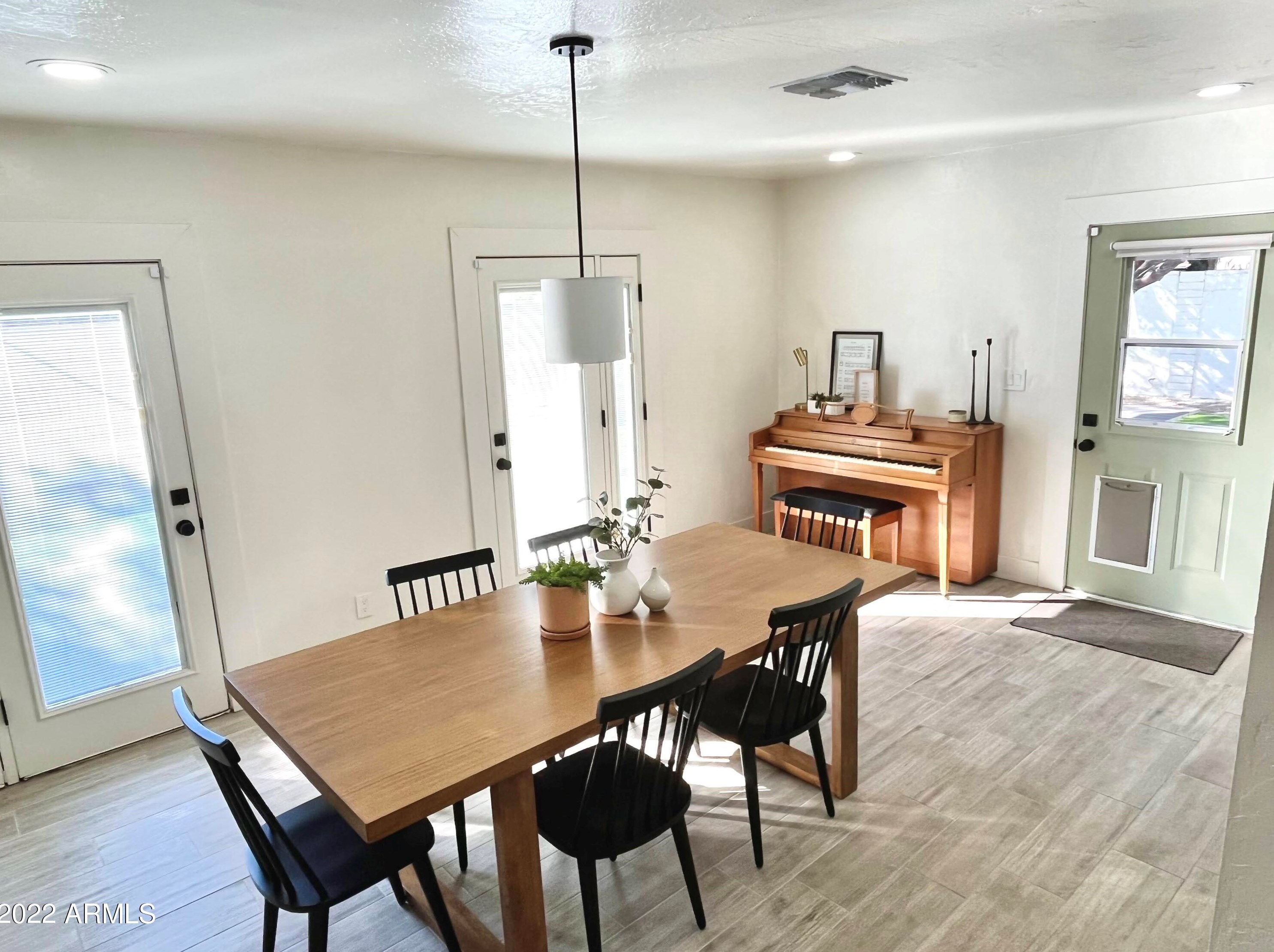 2509 Minnezona Ave, Phoenix AZ  85016-4953 exterior