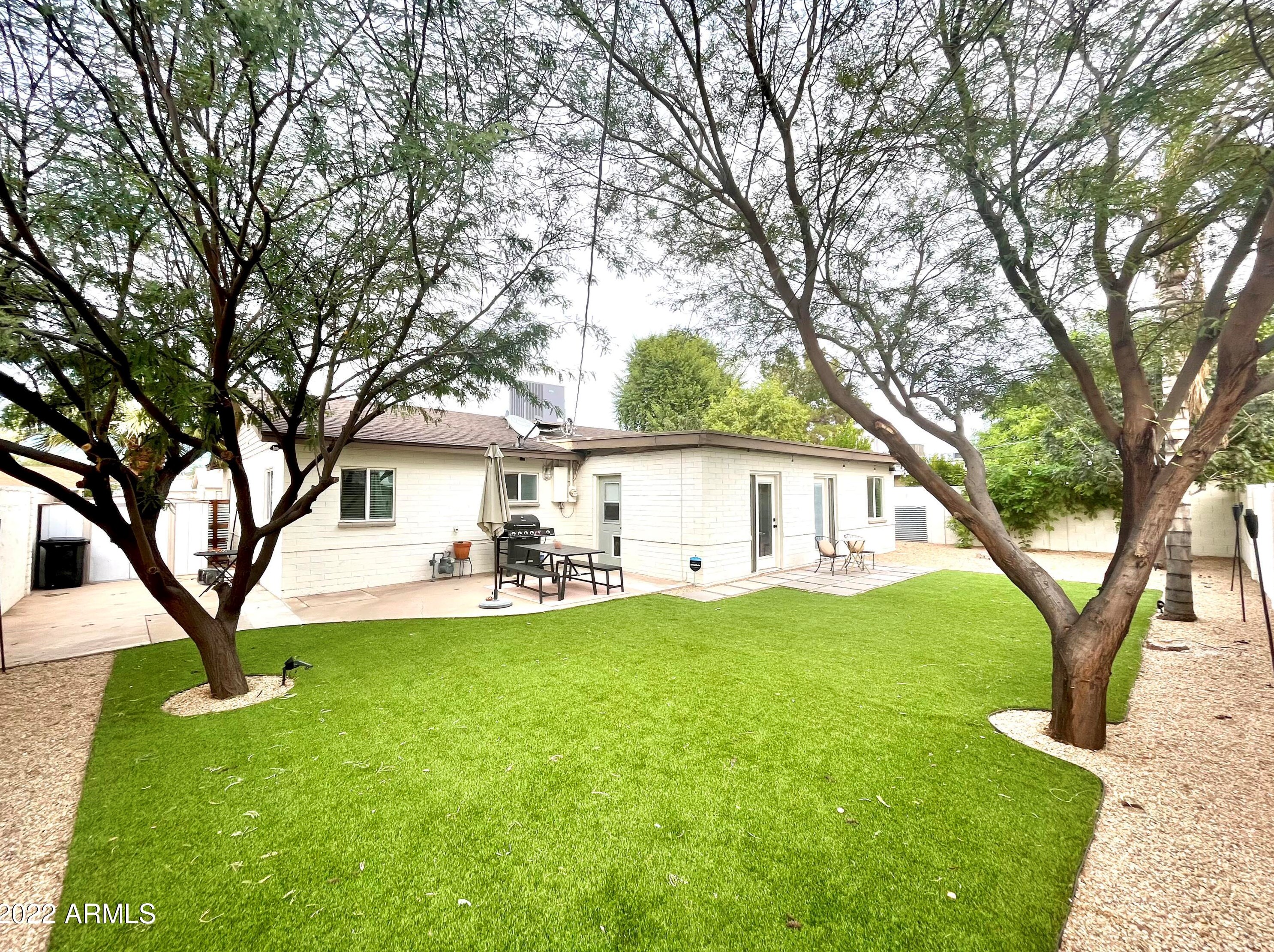 2509 Minnezona Ave, Phoenix AZ  85016-4953 exterior