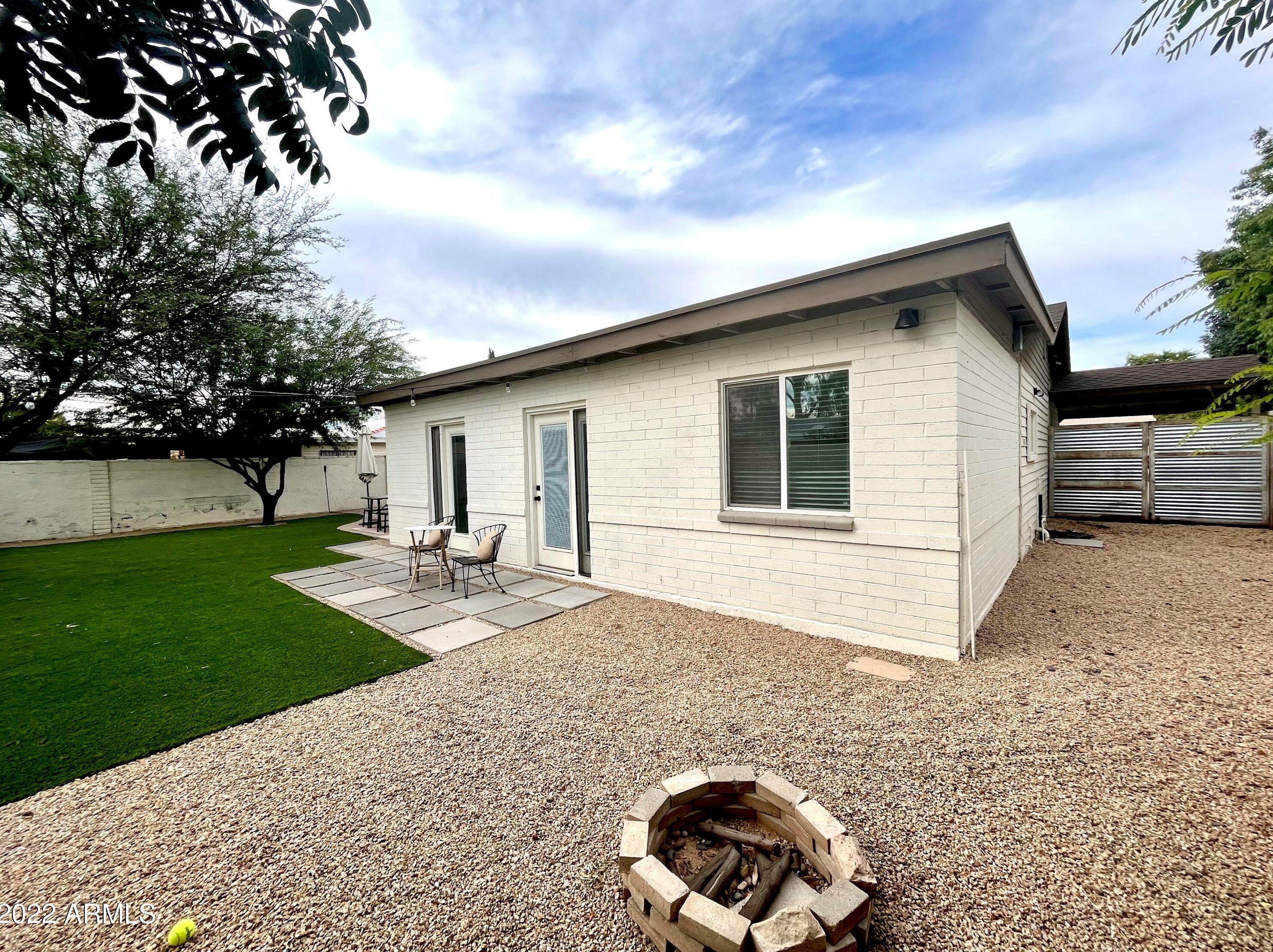 2509 Minnezona Ave, Phoenix AZ  85016-4953 exterior