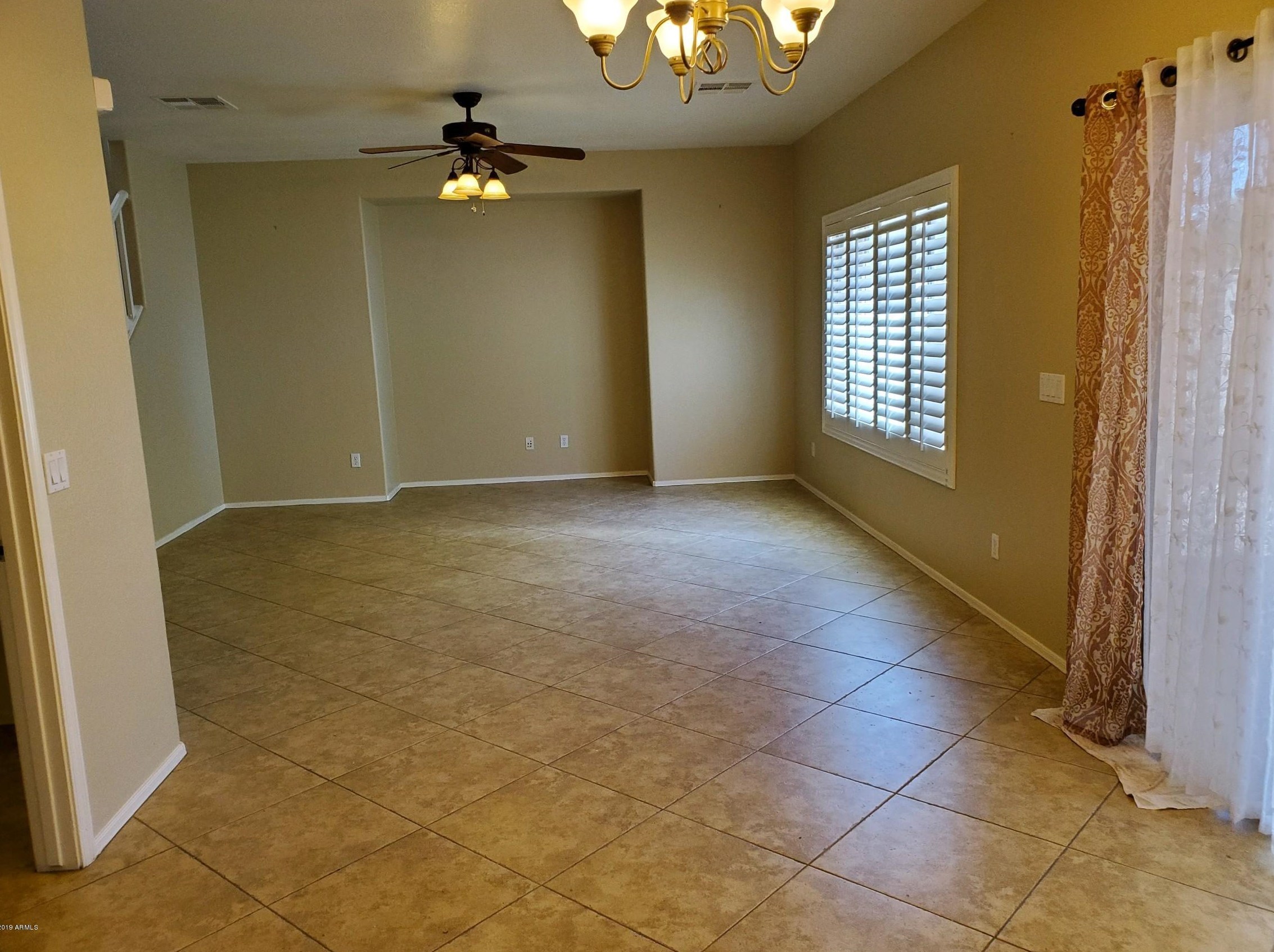 2825 S Granite St, Gilbert, AZ 85295