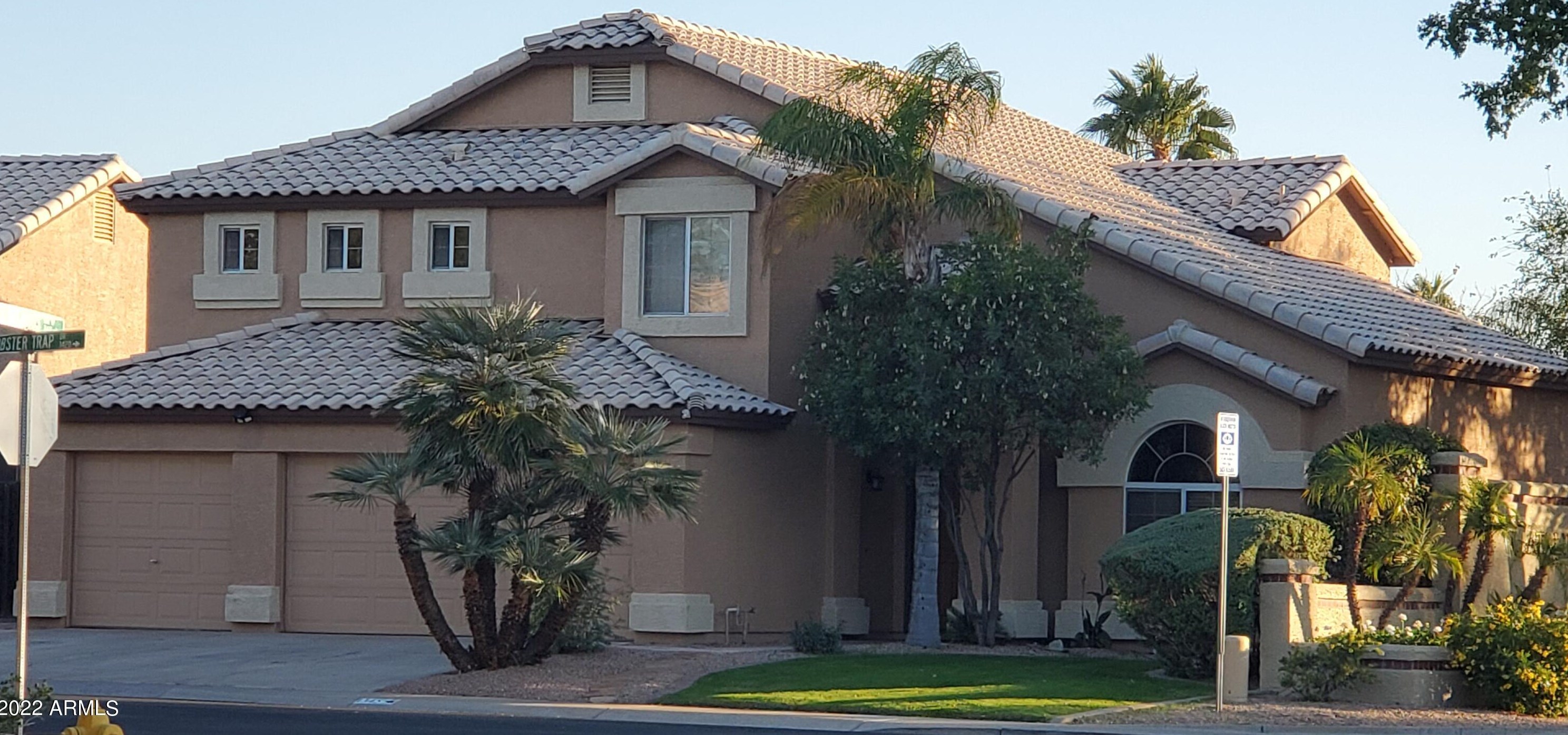 1345 W Lobster Trap Dr, Gilbert, AZ 85233