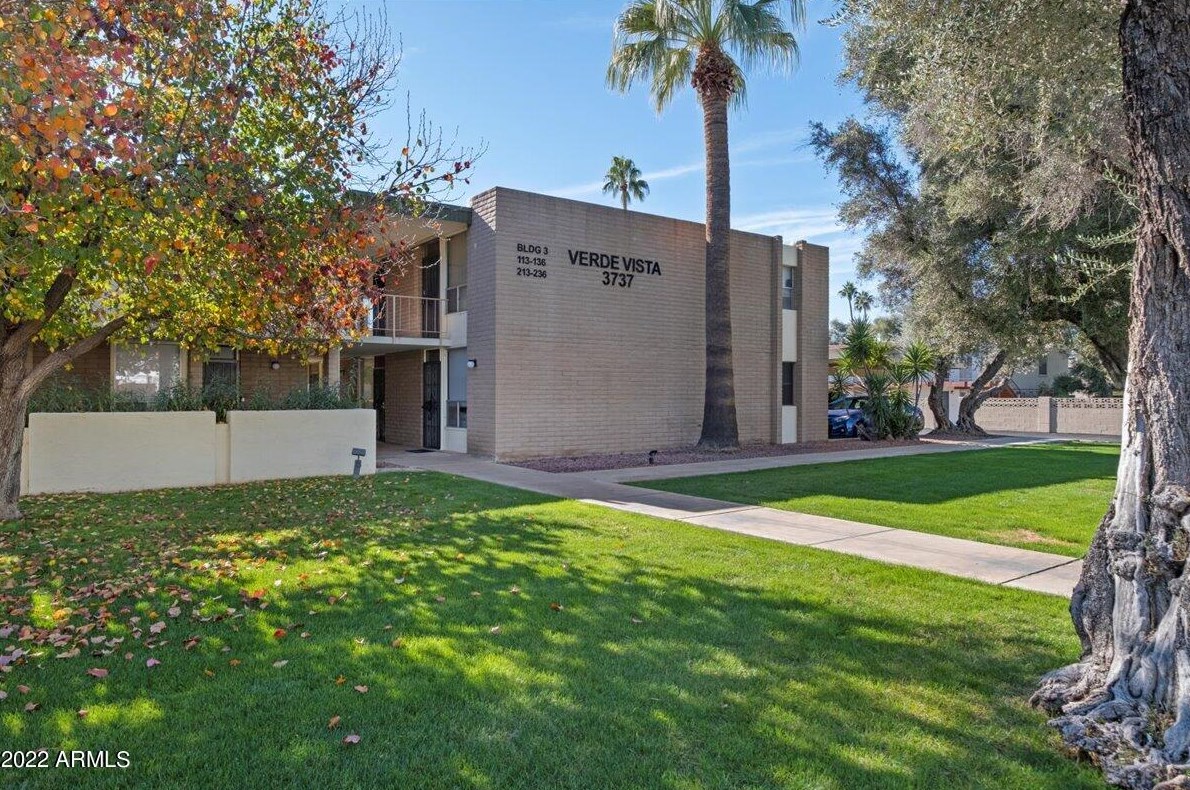 3737 E Turney Ave #113, Phoenix, AZ 85018