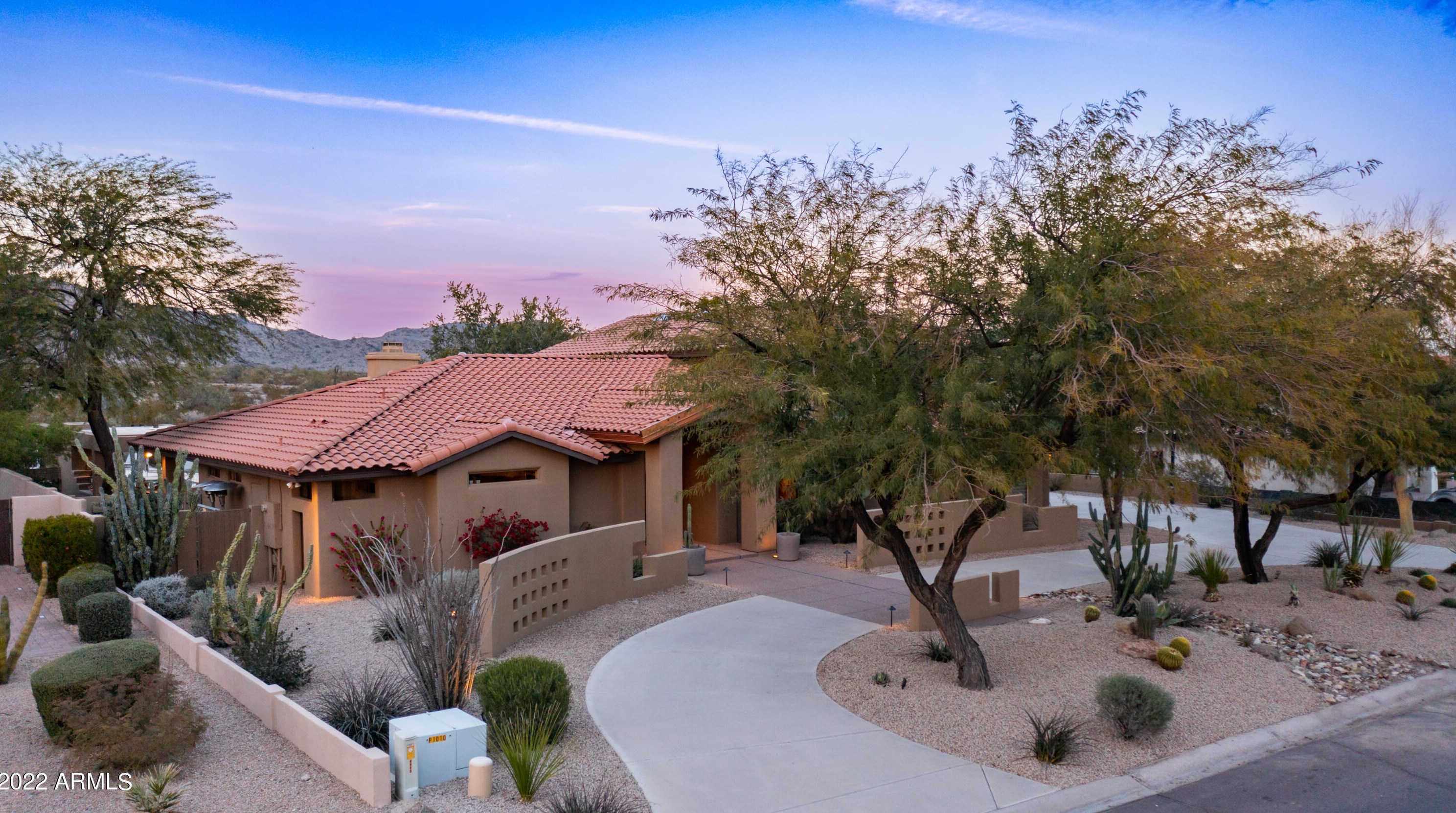 3622 Kachina Dr, Phoenix AZ 85044-3431 exterior