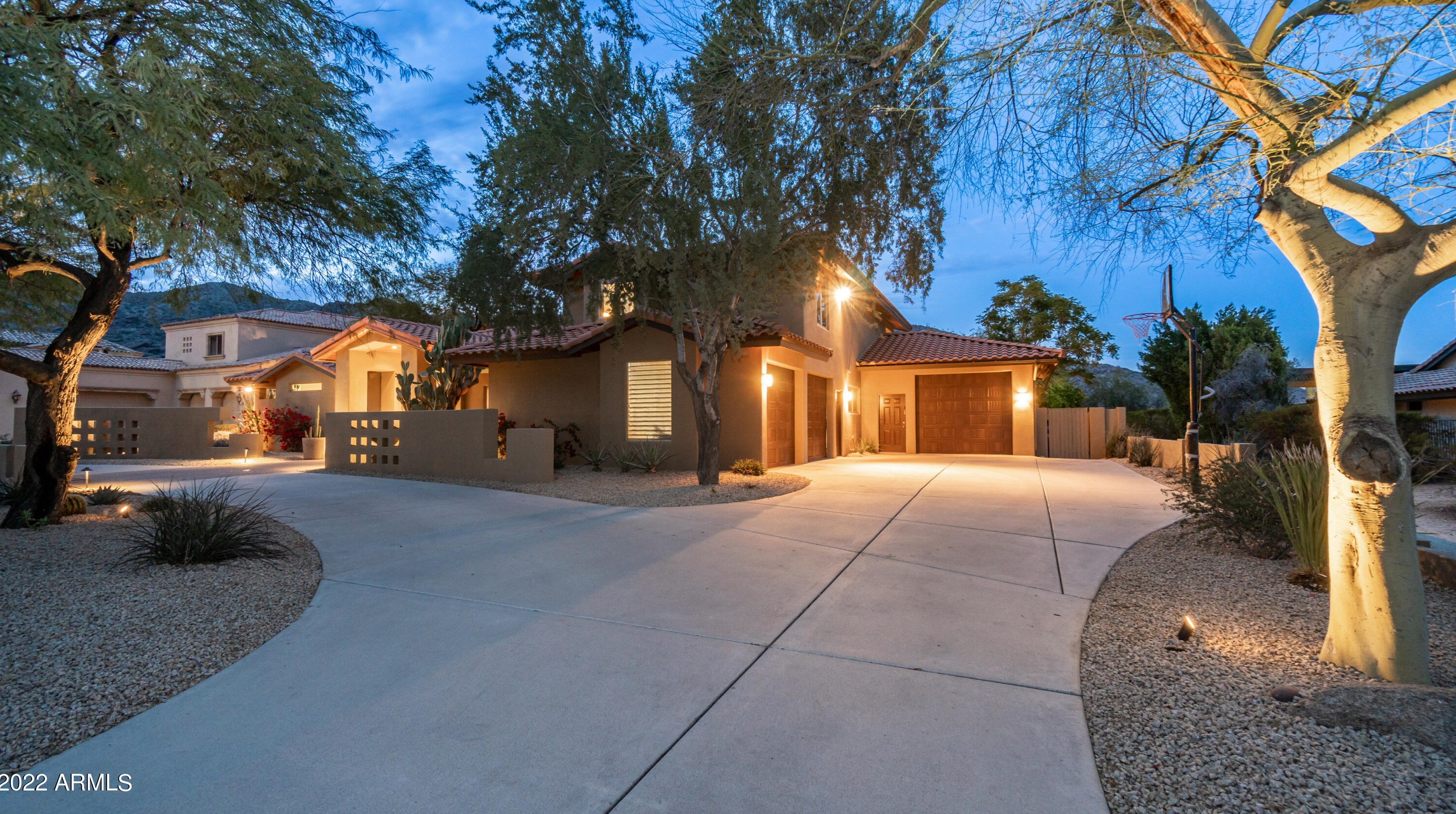 3622 Kachina Dr, Phoenix AZ 85044-3431 exterior