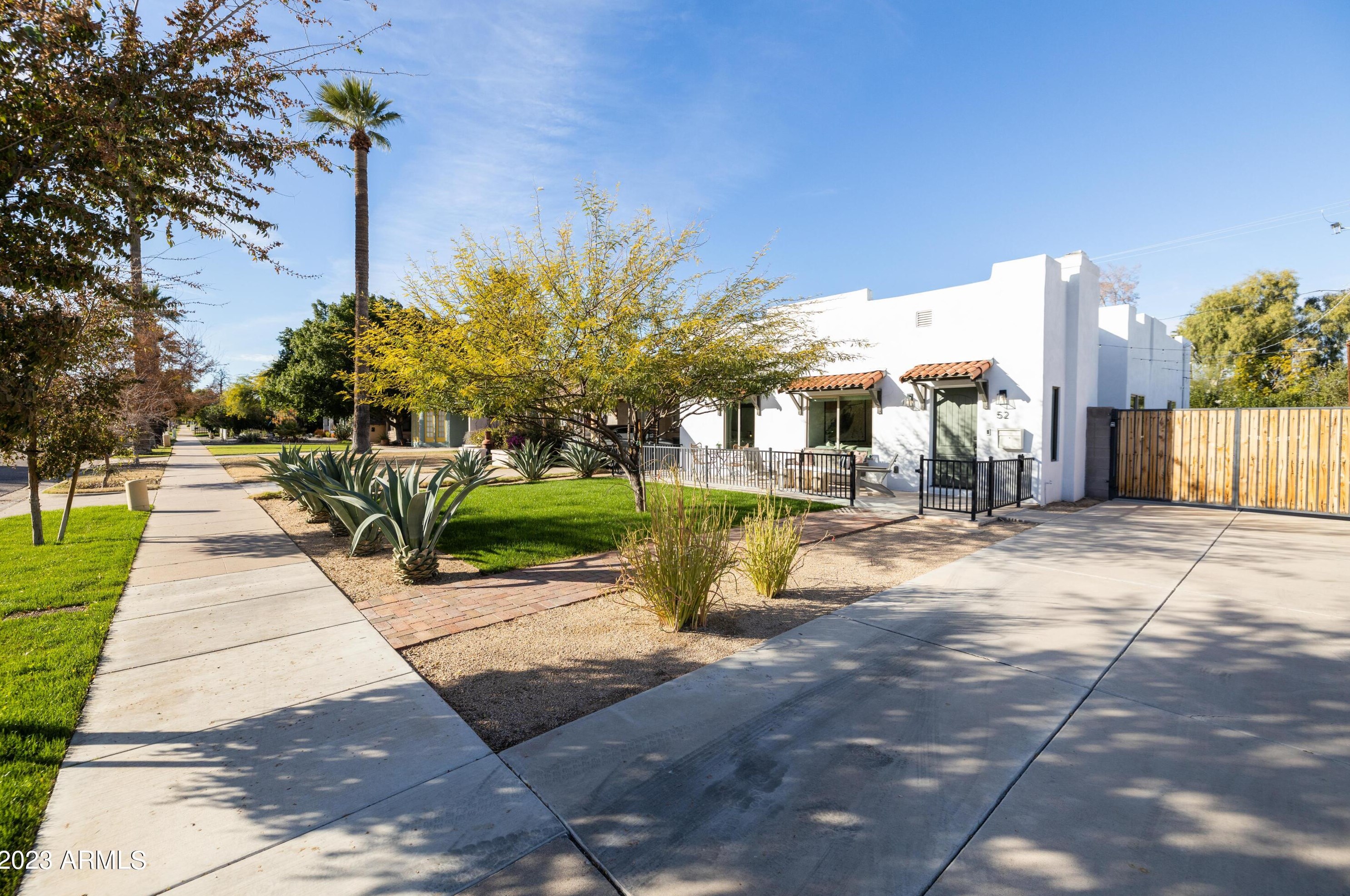 52 Lewis Ave, Phoenix AZ  85003-1037 exterior