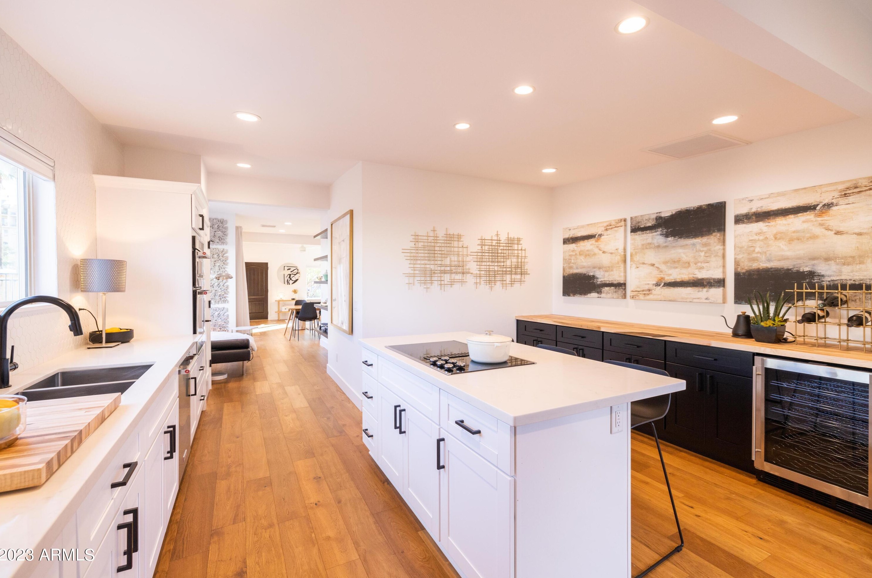 52 Lewis Ave, Phoenix AZ  85003-1037 exterior