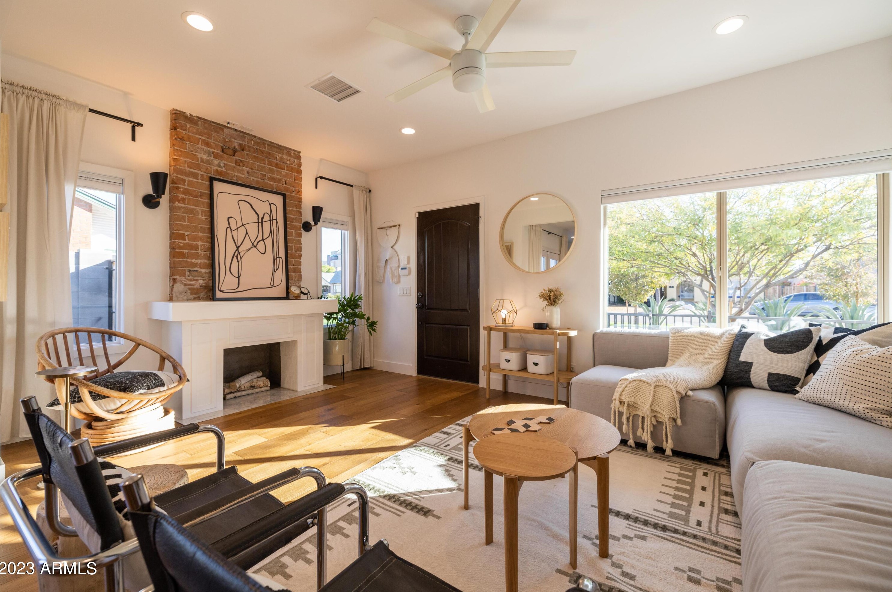 52 Lewis Ave, Phoenix AZ  85003-1037 exterior