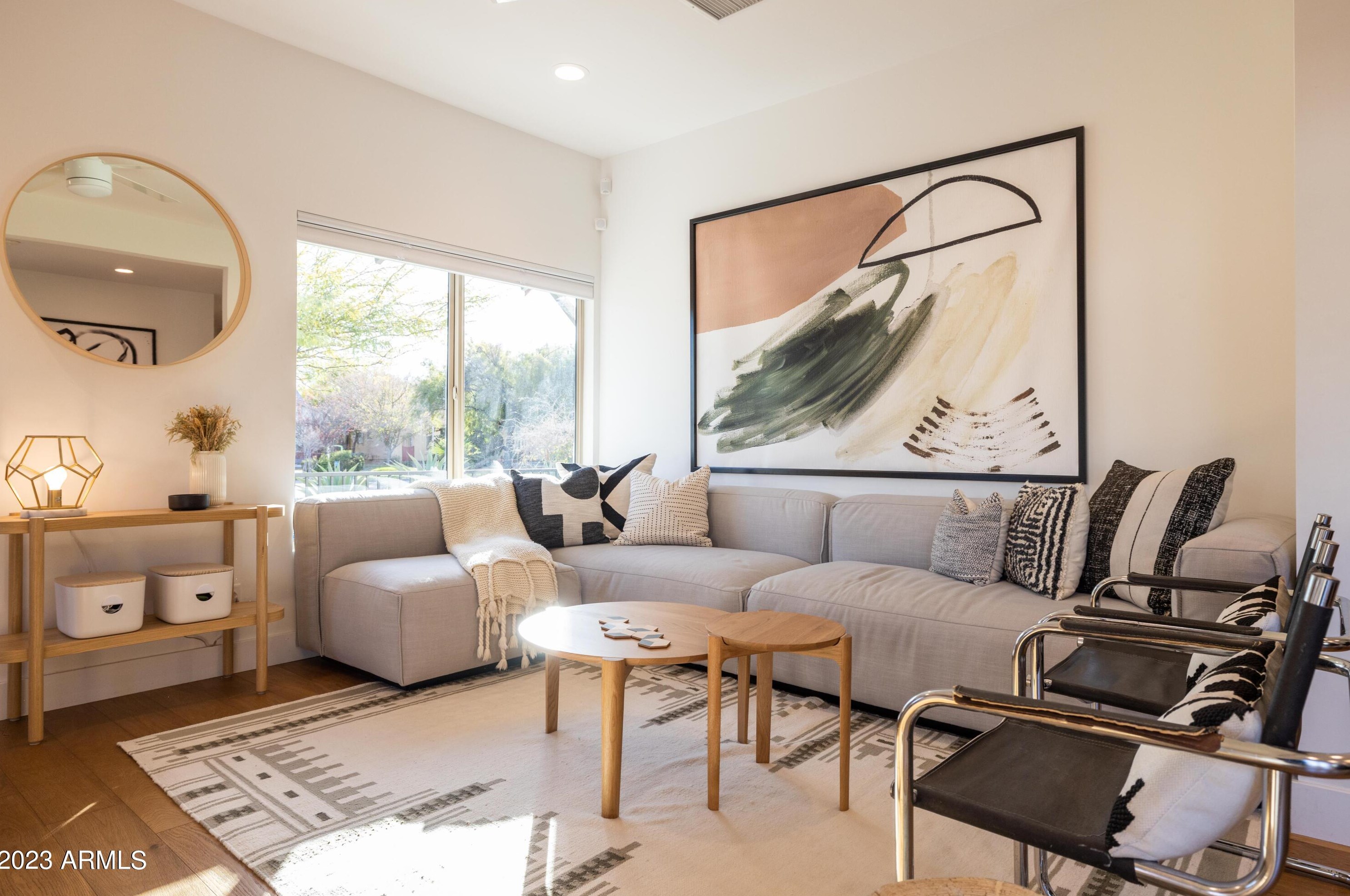 52 Lewis Ave, Phoenix AZ  85003-1037 exterior