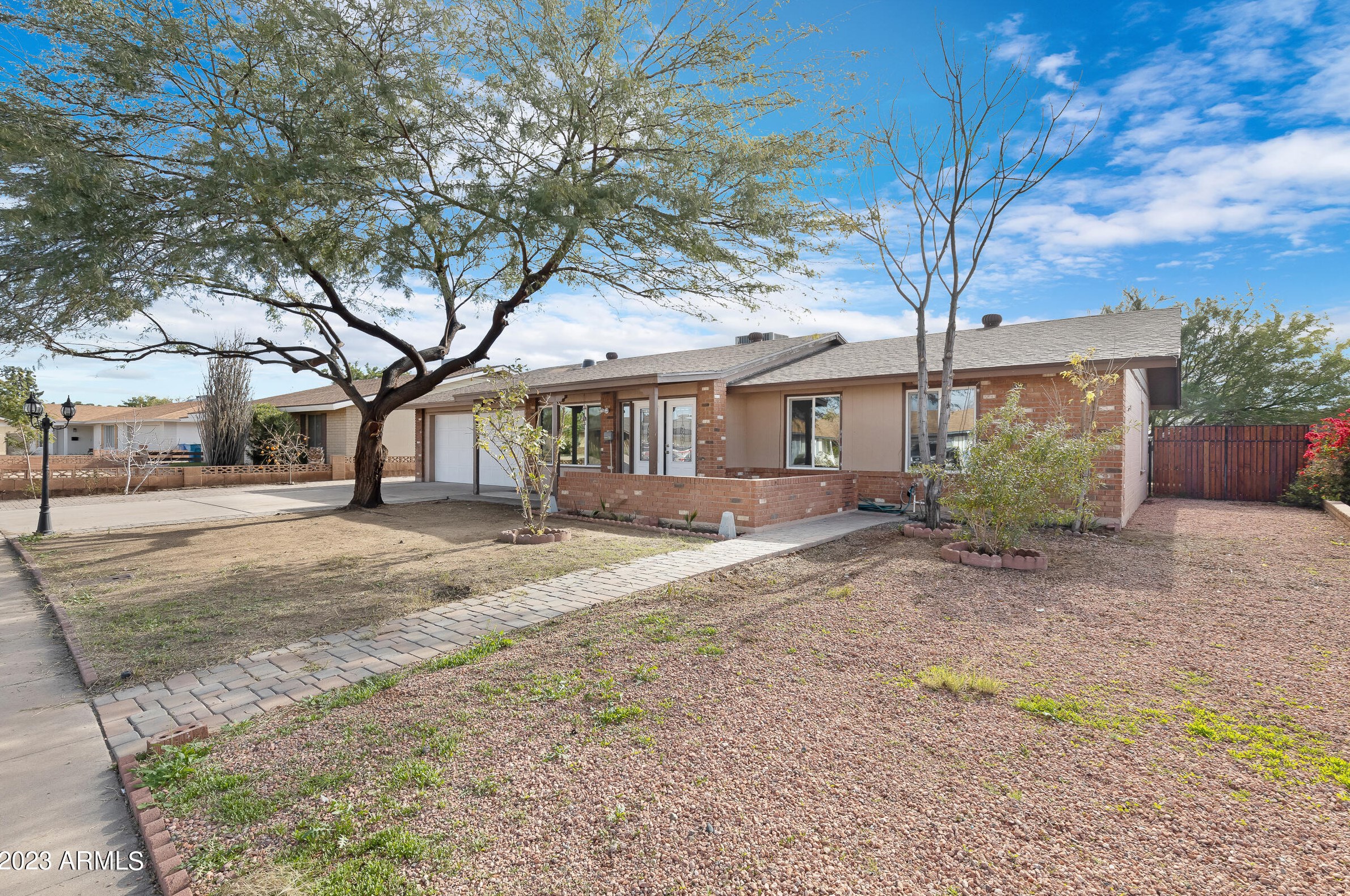 4123 Mission Ln, Phoenix, AZ 85028-5403