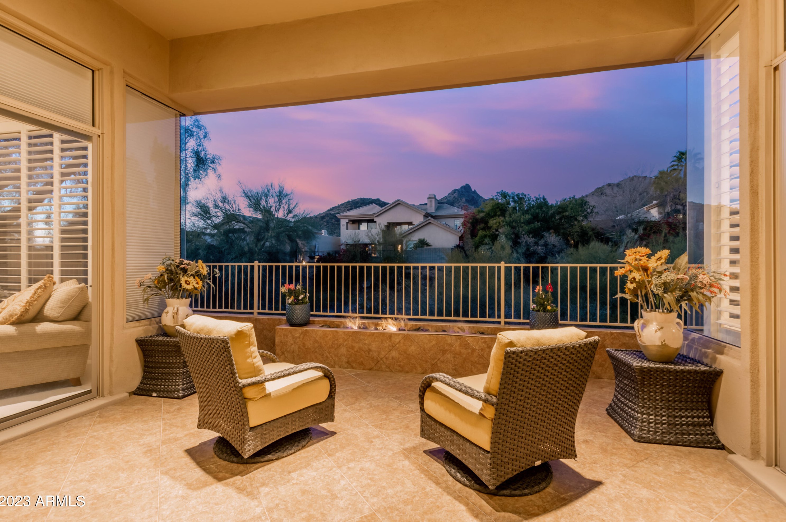 3020 Squaw Peak Cir, Phoenix, AZ 85016-8921
