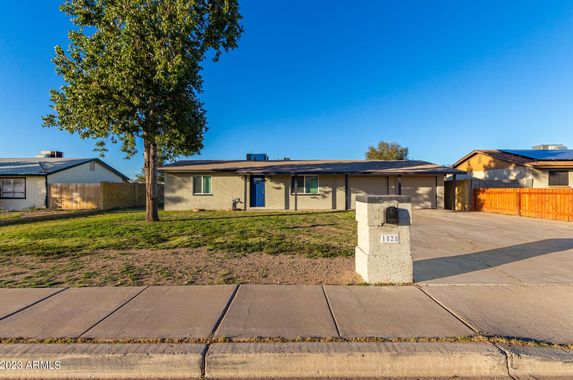 1828 Utopia Rd, Phoenix AZ  85027-4523 exterior