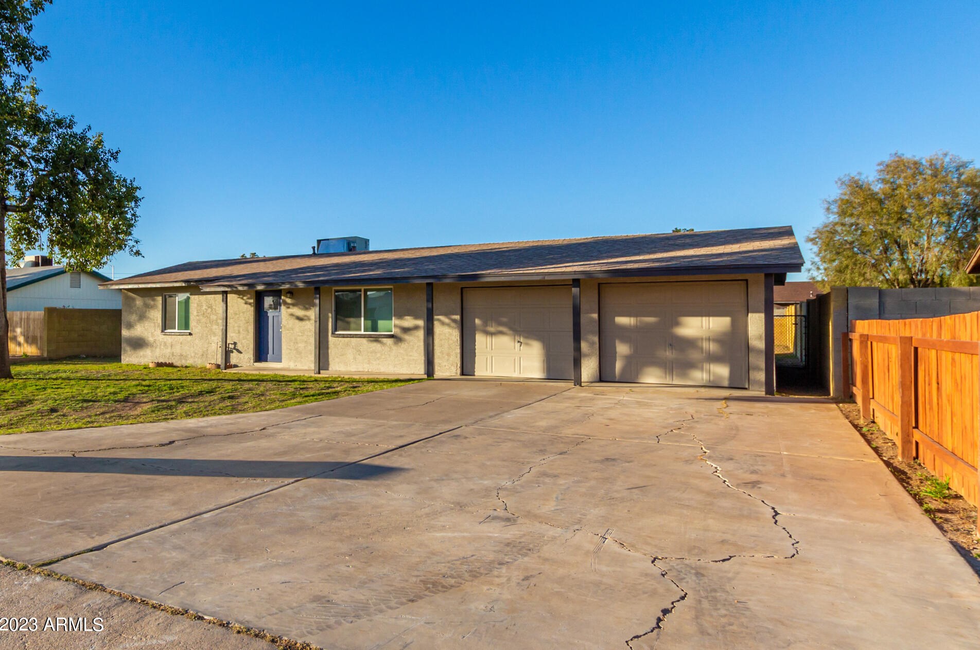 1828 Utopia Rd, Phoenix AZ  85027-4523 exterior