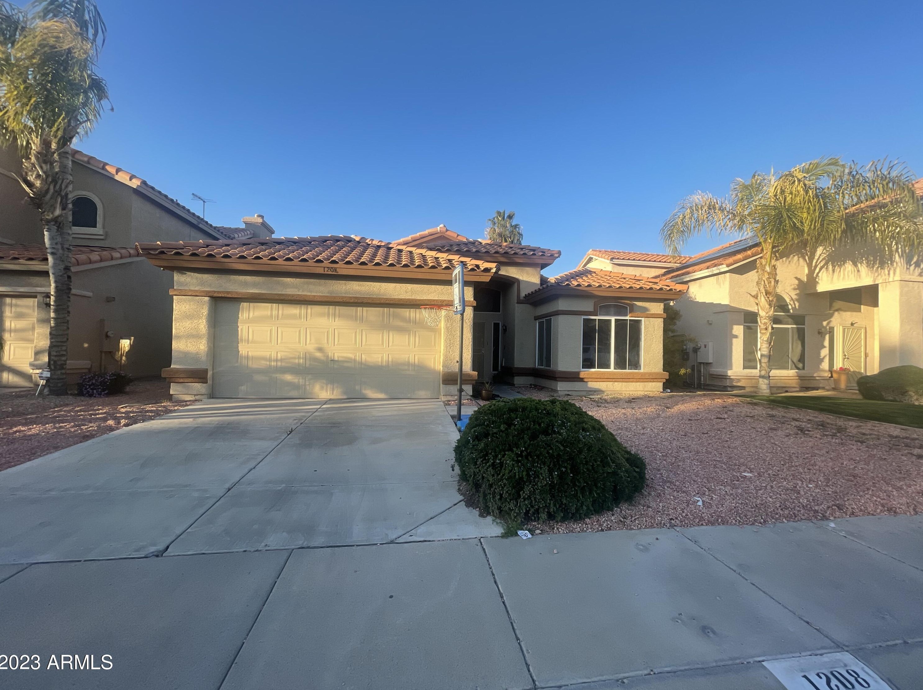 1208 W Muriel Dr, Phoenix, AZ 85022