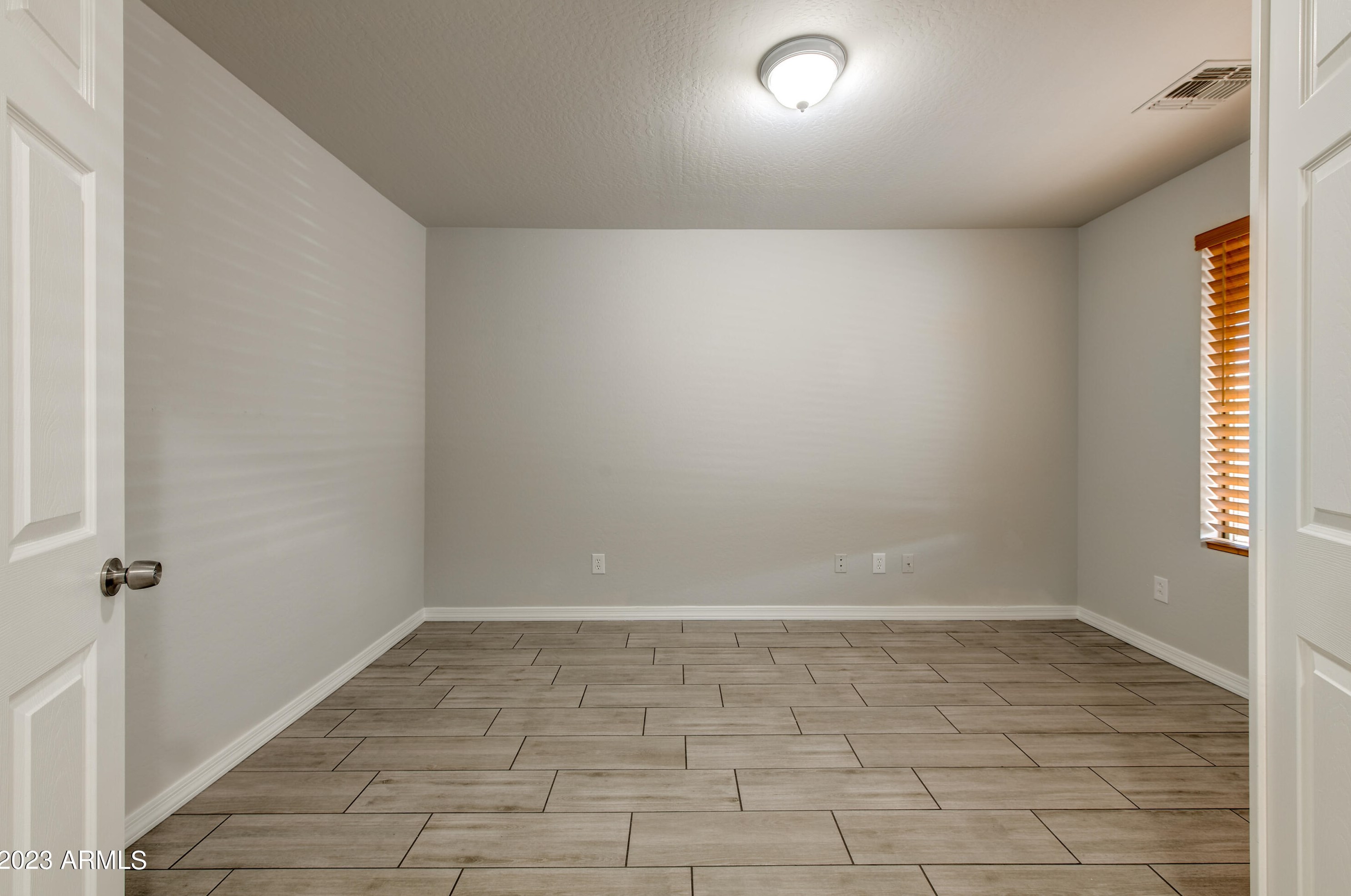 10753 Taft St, Phoenix, AZ 85037-1096