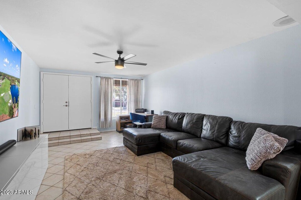 1460 Tonopah Dr, Phoenix AZ  85027-3654 exterior