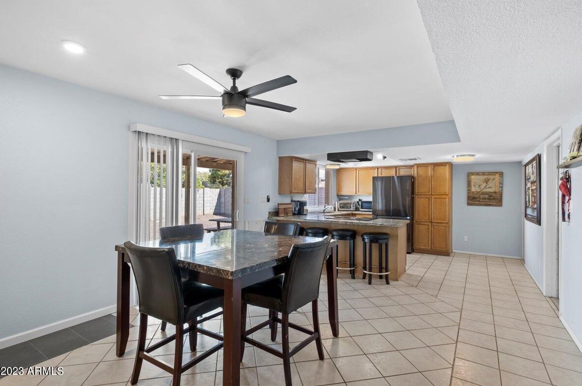 1460 Tonopah Dr, Phoenix AZ  85027-3654 exterior