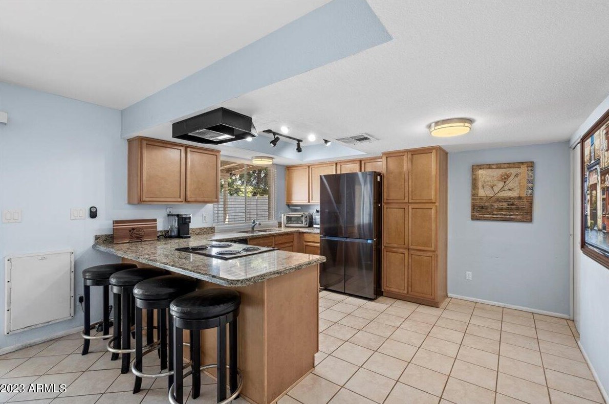 1460 Tonopah Dr, Phoenix AZ  85027-3654 exterior