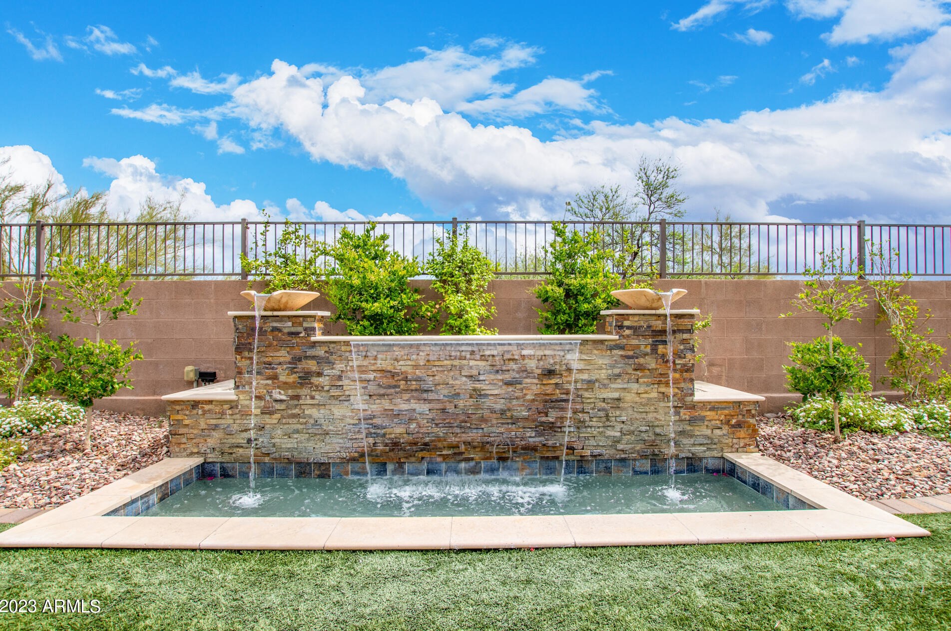 40809 Lytham Ct, Phoenix, AZ 85086-3926
