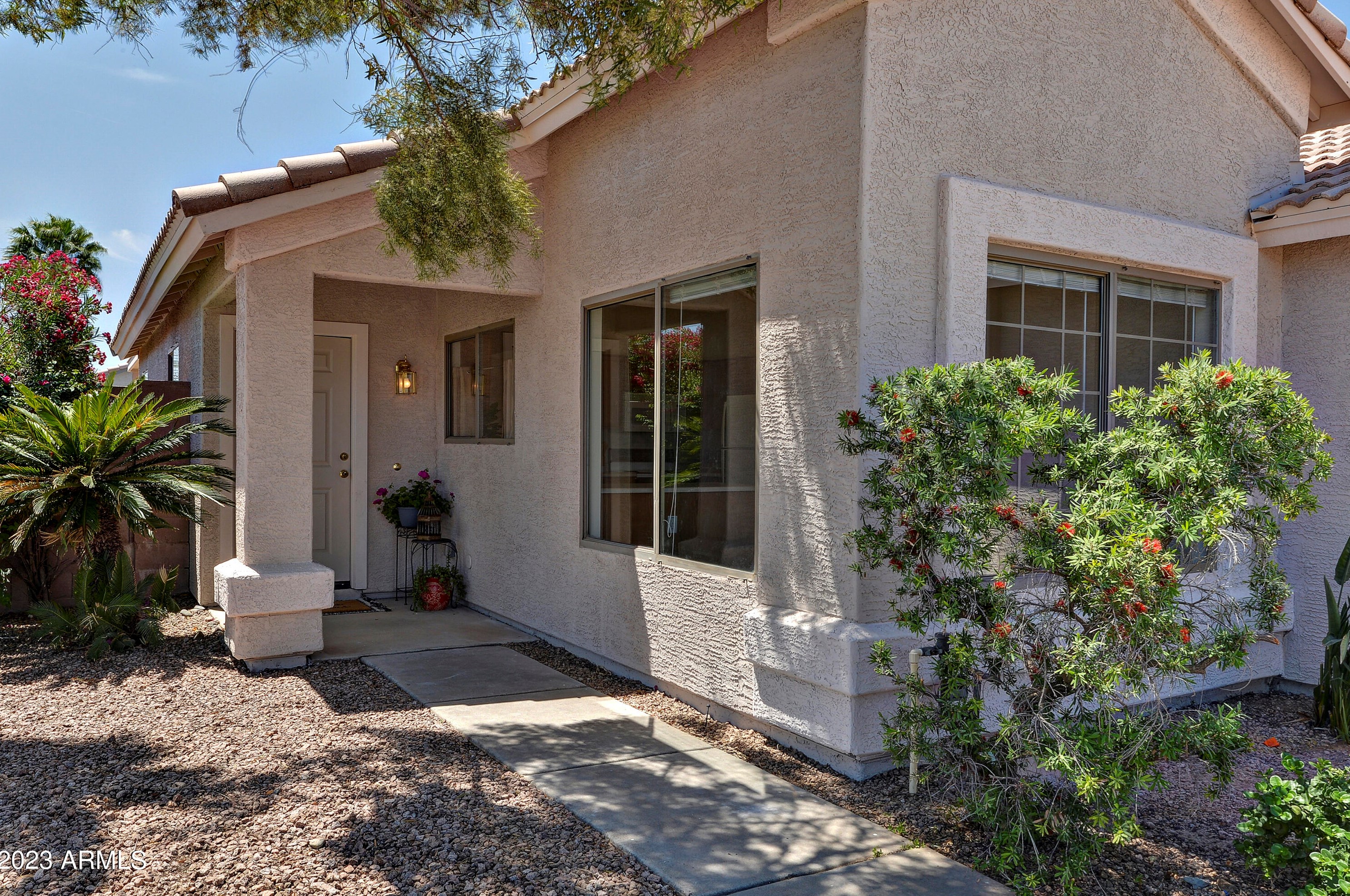 3301 Louise Dr, Phoenix, AZ 85027-1664