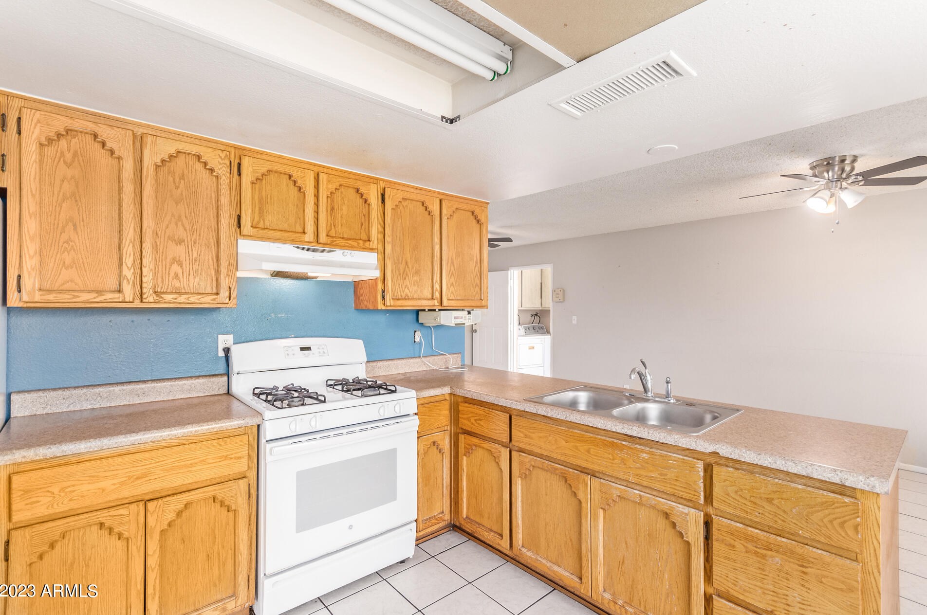 8832 Heatherbrae Dr, Phoenix, AZ 85037-2019