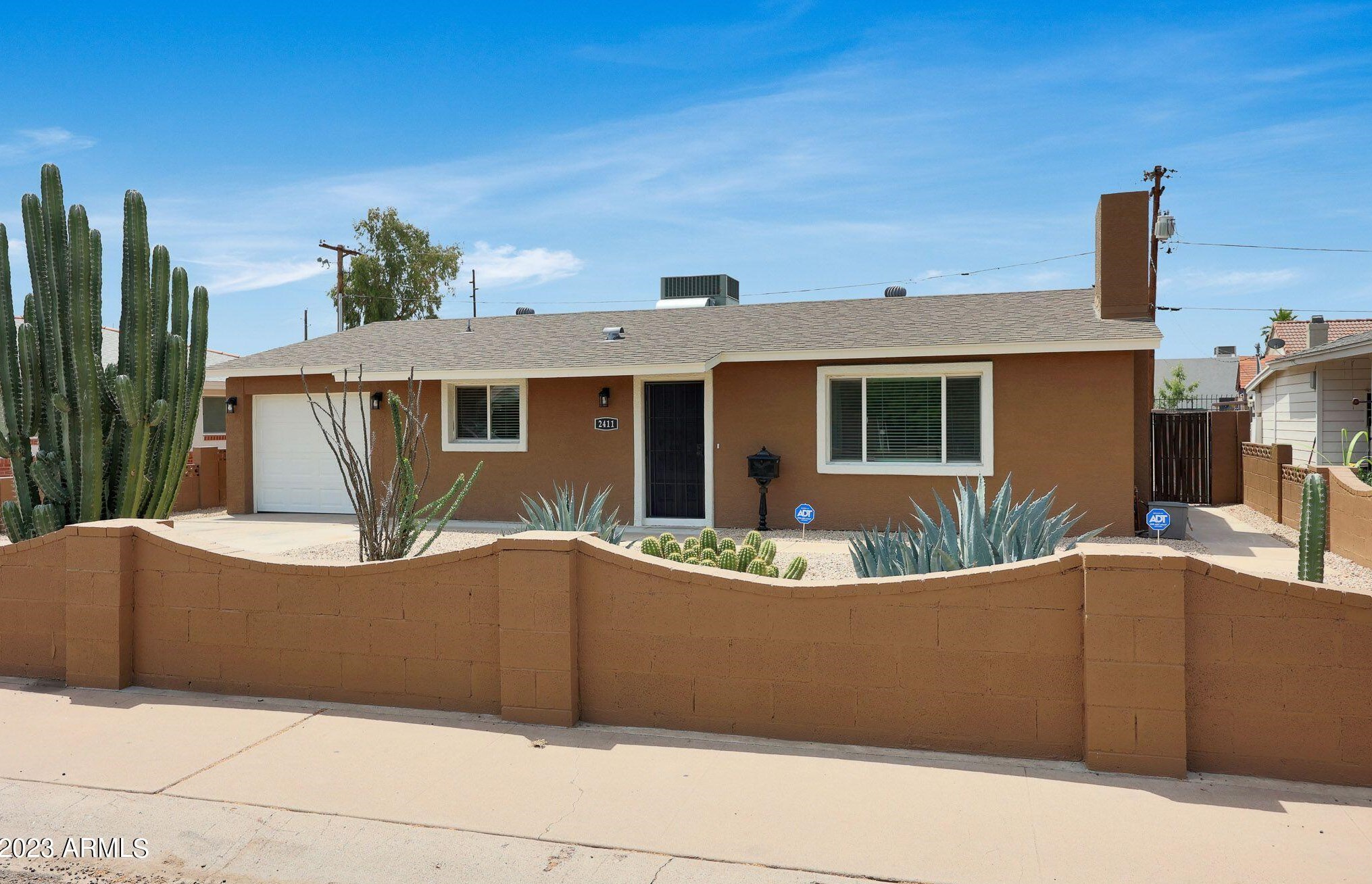 2411 W Cheery Lynn Rd, Phoenix, AZ 85015
