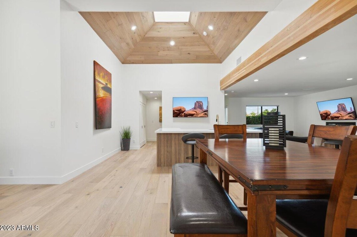 8151 E Del Caverna Dr, Scottsdale, AZ 85258