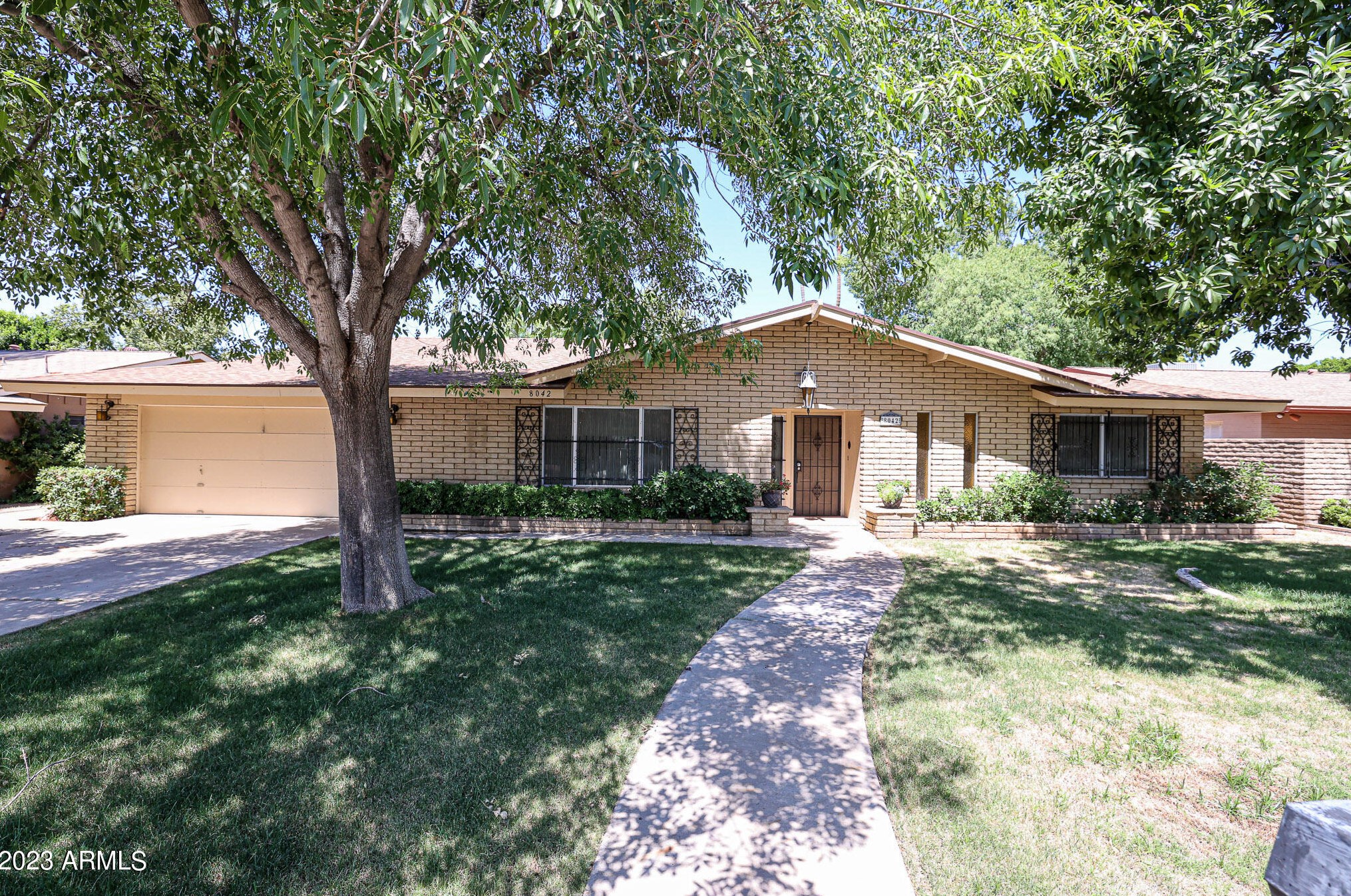 8042 N 6th Pl, Phoenix, AZ 85020