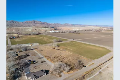 14 Ashley, Yerington, NV 89447 - Photo 24