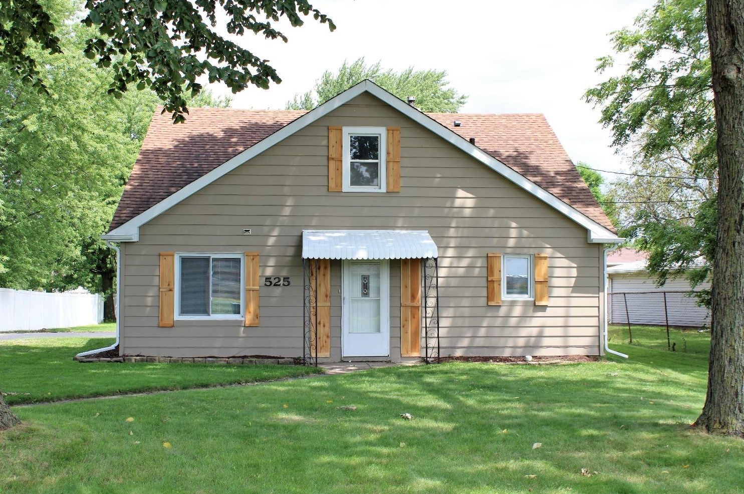 525 Fisher St, Hammond, IN 46321