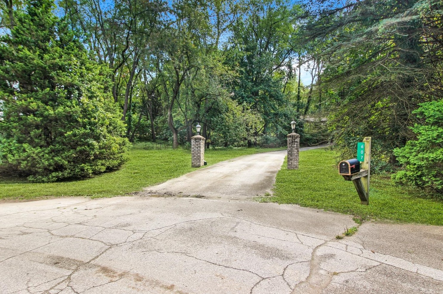 607 Sunrise Blvd, La Porte IN  46350-1959 exterior