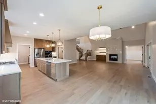 194 N Cricket Knoll Ct, Valparaiso, IN 46385 - Photo 8