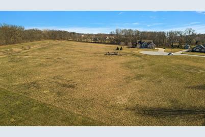 421 E Amy Rose Lane, Valparaiso, IN 46383 - Photo 2