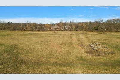 421 E Amy Rose Lane, Valparaiso, IN 46383 - Photo 6