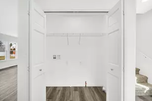 807 Division St, La Porte, IN 46350 - Photo 12