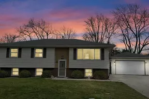 3907 Brookside Dr, Crown Point, IN 46307 - Photo 1