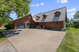 112 E 900 N, La Porte, IN 46350 - Photo 2