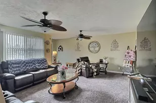 315 W Railroad St, Kentland, IN 47951 - Photo 4