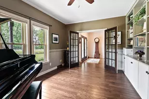 250 Bridlewood Ln, Valparaiso, IN 46385 - Photo 4