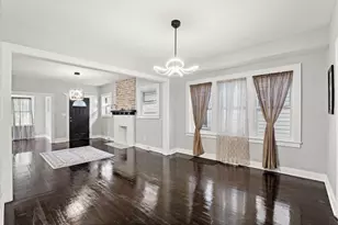 408 Pierce St, Gary, IN 46402 - Photo 4