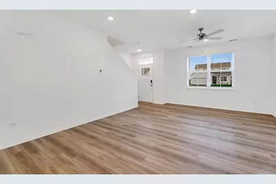 471 E 127th Place, Crown Point, IN 46307 - Photo 2