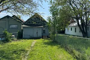 713 Sibley St, Hammond, IN 46320 - Photo 2