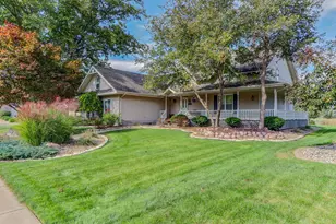 200 Golfview Dr, Schererville, IN 46375 - Photo 2